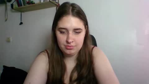 Snapshot of hess_luna_ chatting on October 23, 9:15 am hess_luna_ online show from October 23, 9:15 am