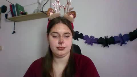 Snapshot of hess_luna_ chatting on October 22, 9:14 am hess_luna_ online show from October 22, 9:14 am