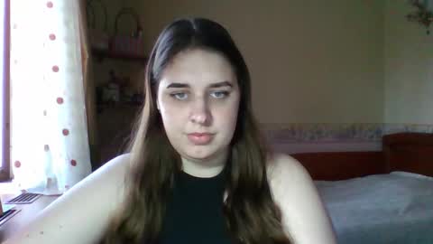 hess_luna_ online show from January 6, 10:08 am