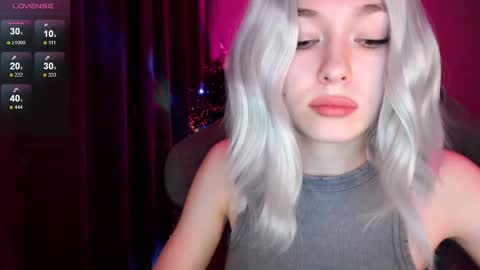 Snapshot of hey_nora_ chatting on December 27, 2:12 pm  Nora  online show from December 27, 2:12 pm
