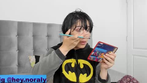 Snapshot of hey_noraly chatting on February 23, 4:33 am Noraly  online show from February 23, 4:33 am