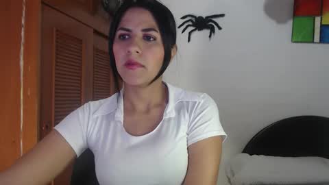 Snapshot of hilari18 chatting on October 20, 11:52 pm hilaril18 online show from October 20, 11:52 pm