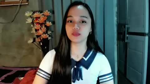 hilarymolly online show from March 6, 5:02 am