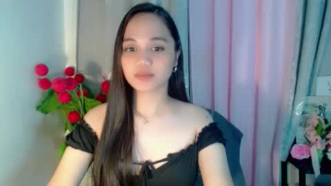 hilarymolly online show from December 17, 11:42 pm