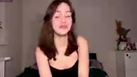 Hi Im Elizabeth online show from March 12, 3:15 pm