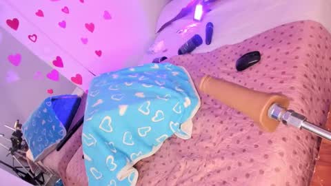  Hilary  online show from October 27, 7:08 pm