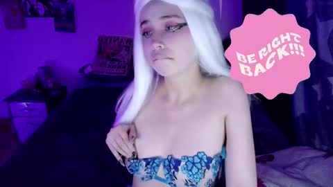 Inori Independent model online show from March 24, 5:51 pm