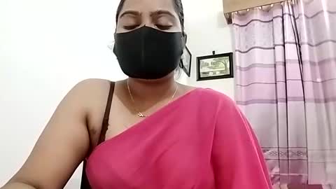 himuhimu22 online show from November 18, 7:15 pm