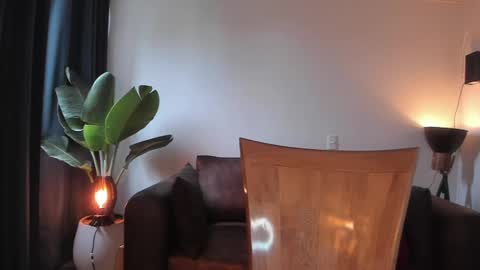 Hinnata online show from February 21, 4:48 pm