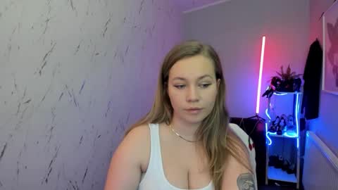 Holly online show from January 14, 9:20 pm