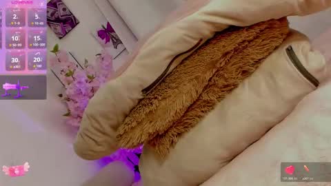   online show from November 4, 2:33 pm