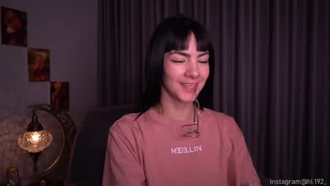 Holly Linder online show from February 20, 1:46 am