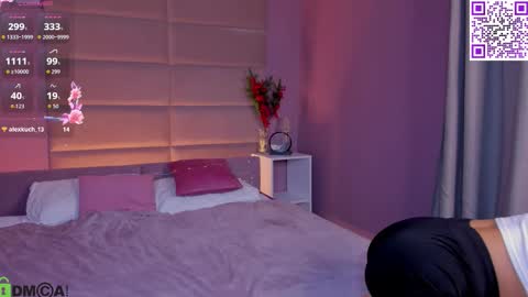 Holly online show from December 16, 1:33 am