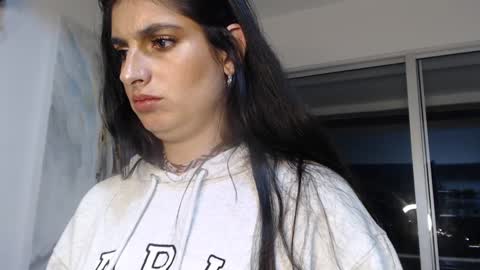 hollyshit_ online show from February 7, 11:55 pm