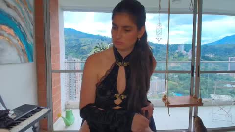 hollyshit_ online show from October 5, 10:37 pm