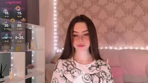 Mia online show from November 29, 3:43 am