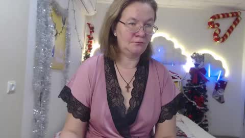 holymilfa online show from January 5, 7:49 am