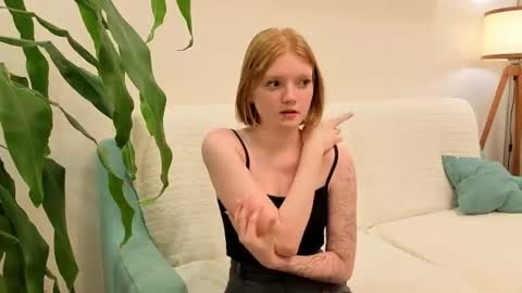 honey_l online show from July 6, 7:46 am