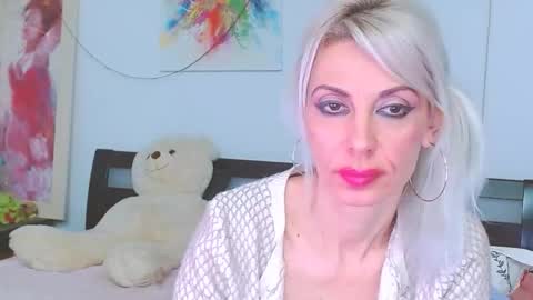 honey_lara online show from January 10, 2:27 am