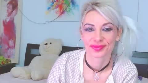 honey_lara online show from January 7, 1:42 am