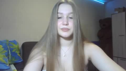 Snapshot of honey_lolaaa chatting on October 22, 2:33 pm honey_lolaaa online show from October 22, 2:33 pm
