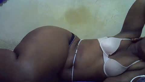 honey_sunshiny online show from February 3, 6:51 am