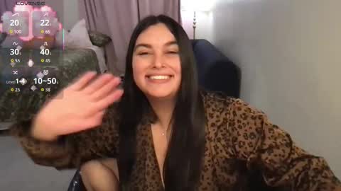 Snapshot of honey_tia chatting on October 23, 4:18 am Tia online show from October 23, 4:18 am