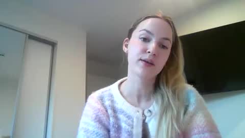 honeyblakex online show from June 9, 4:23 am