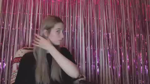 honeyveil online show from February 13, 6:09 pm