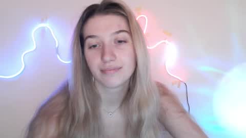 honeyveil online show from March 31, 12:38 pm