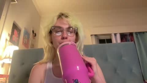 Emi Rose online show from March 2, 6:03 am