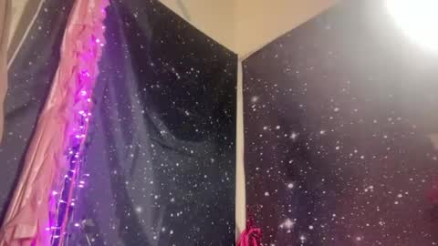 Emi Rose online show from January 3, 5:50 am