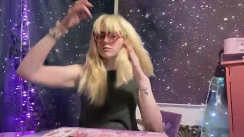 Emi Rose online show from January 8, 4:44 am