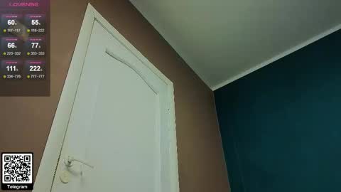 the perfectgirl online show from February 28, 9:58 pm