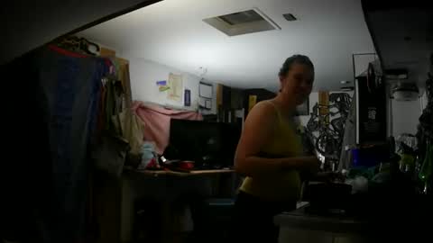 hoodoou online show from February 20, 1:59 am