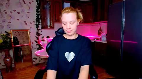 Snapshot of hope_happyyy chatting on October 2, 9:14 am hope happyyy online show from October 2, 9:14 am