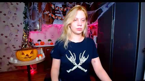 Snapshot of hope_happyyy chatting on October 30, 8:05 am hope happyyy online show from October 30, 8:05 am