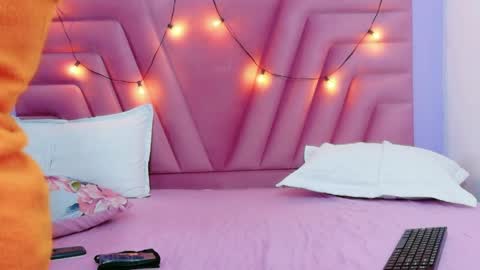 Khloe  online show from April 11, 12:31 pm