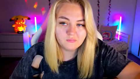 HornyCakee online show from September 9, 1:33 pm