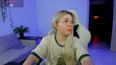   online show from November 24, 3:58 pm