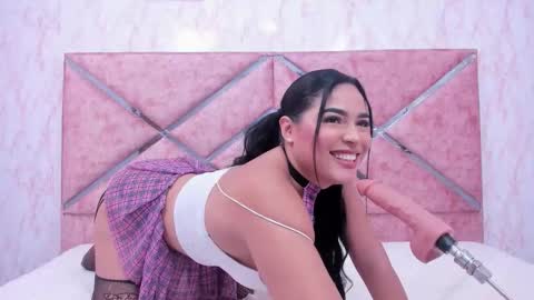 Snapshot of hot_emiily chatting on October 17, 11:46 am Emily online show from October 17, 11:46 am