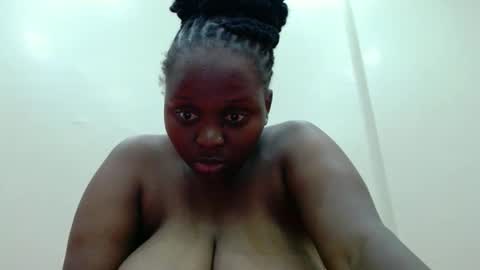 Linah online show from December 4, 6:52 pm