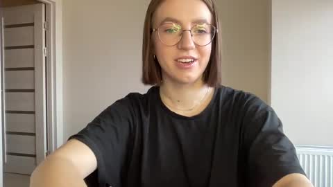 Lina online show from December 17, 8:56 am