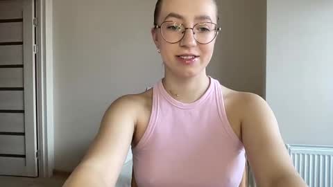 Lina online show from December 18, 8:42 am