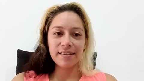 Mia online show from April 14, 6:52 pm