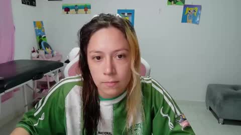 Mia online show from January 7, 11:19 pm