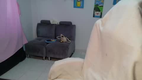 Mia online show from February 25, 7:12 pm