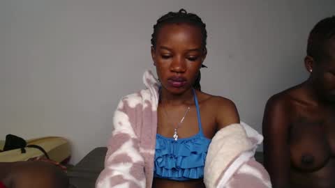 Snapshot of hot_petite1 chatting on December 3, 4:13 am Hot petite online show from December 3, 4:13 am