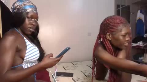 Snapshot of hot_petite1 chatting on September 22, 12:42 am Hot petite online show from September 22, 12:42 am