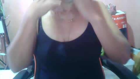 Snapshot of hotbetty_45 chatting on January 2, 1:38 am hotbetty_45 online show from January 2, 1:38 am